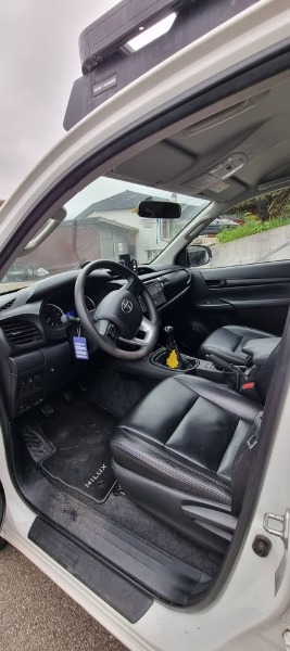 Toyota hilux 2.4D-4D 4X4