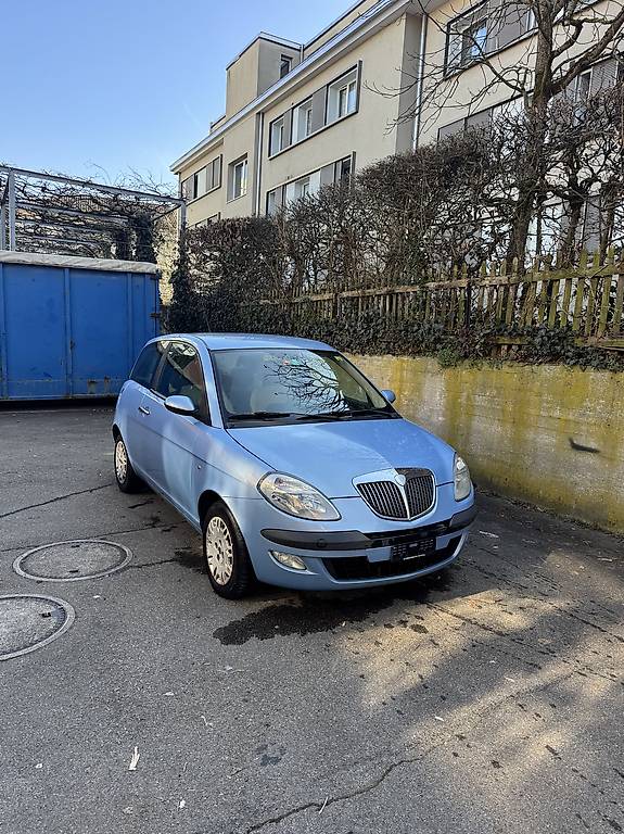 Lancia y